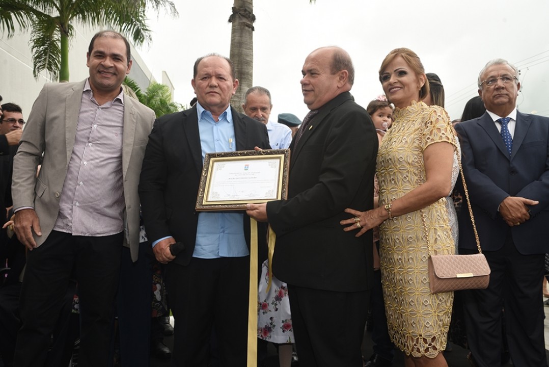 Parlamentares prestigiam inauguração do Shopping Peixoto