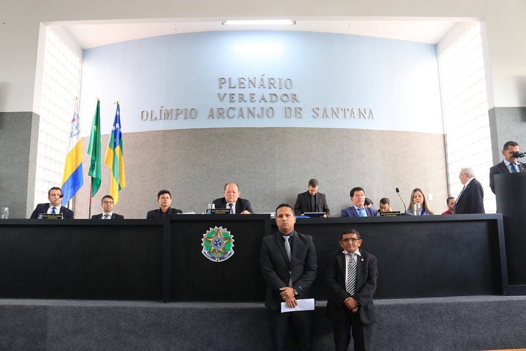 Sessão desta quinta-feira (07/06), foi marcada pela outorga de Titulo de Cidadão Itabaianense ao Delegado Regional, Dr. Fábio Santana